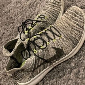 NIKE FREERUNS